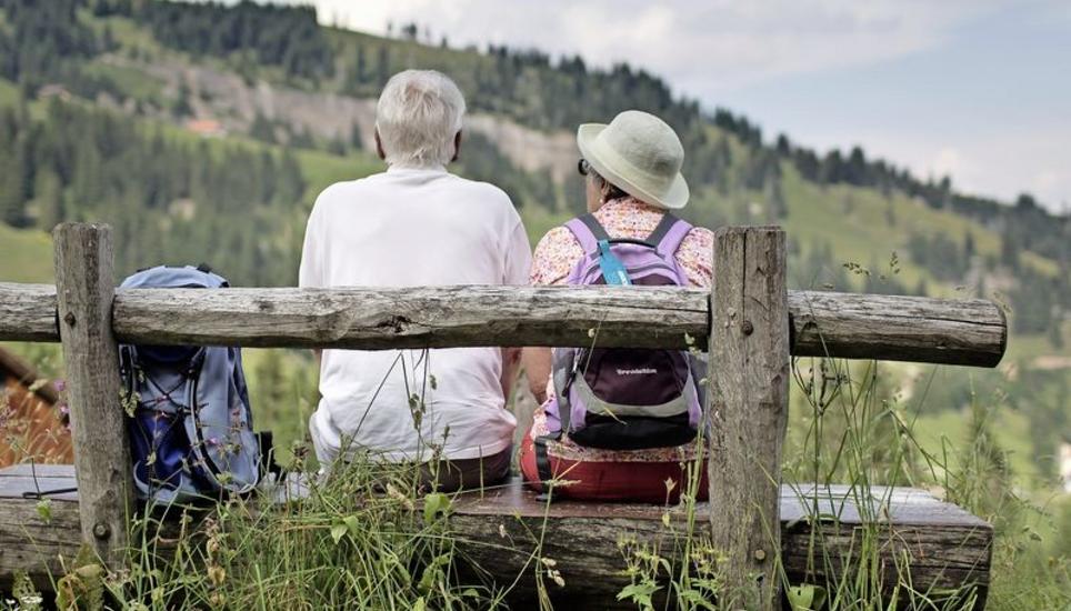 Blick in die Zukunft: Wenn eine Person verunfallt oder schwer erkrankt, kann sie urteilsunfähig werden. Mit einem Vorsorgeauftrag kann man für diesen Fall rechtliche Kompetenzen gezielt an eine Vertrauensperson delegieren. Bild: Key