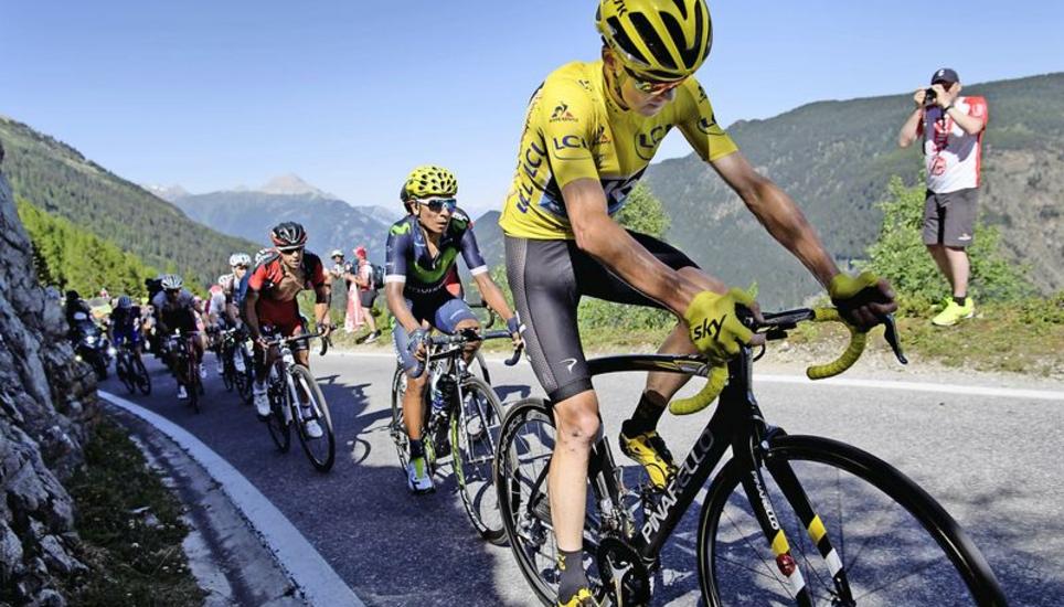 Will wieder das Gelbe Trikot bei der Tour de France: Chris Froome (vorne) gilt als Topfavorit auf den Sieg. Bild: Key