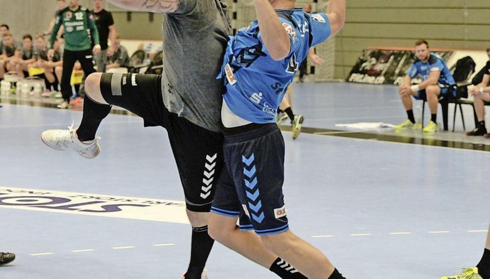 Ein packendes Duell lieferten sich die Kadetten mit dem HC Erlangen. Bild: Reinhard Standke