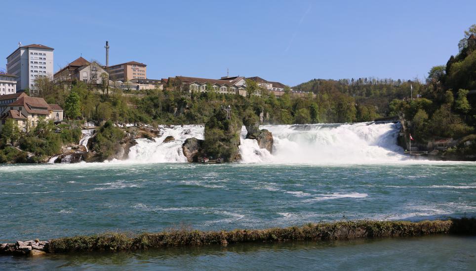 Am Rheinfall ist das Tourist Office von Schaffhauserland Tourismus auch heute geöffnet. Bild: Radio Munot