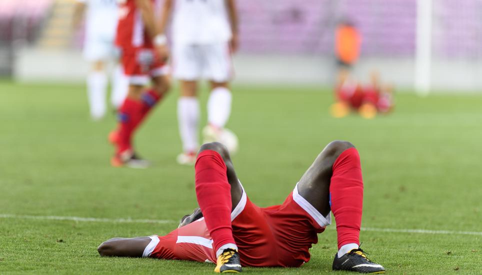 Stürmer Moussa Konate kann es nicht glauben: Sion scheitrt an Suduva Marjampole. Bild: Key