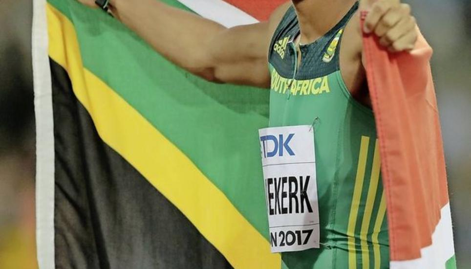 In Feierlaune: Wayde van Niekerk wurde seiner Favoritenrolle gerecht. Bild: Key
