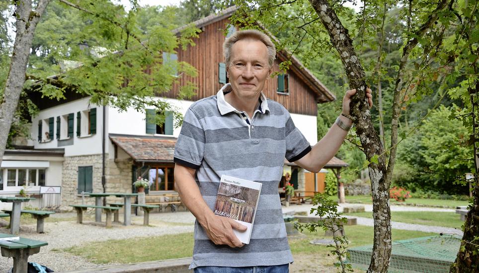 Thomas Pfeiffer hat ein viertes Buch veröffentlicht. ein fünftes Werk ist bereits in Arbeit. Bild: Saskia Baumgartner