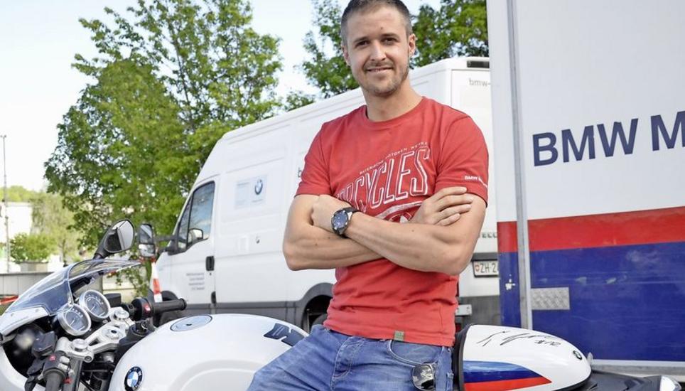 Gut gelaunt: Tom Lüthi freut sich auf die kommende Saison und die neue Herausforderung in der MotoGP-Klasse. Bild: Tobias Erlemann