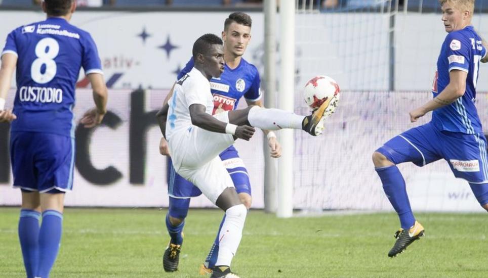 Eingewechselt: Moussa Koné (weisses Trikot) schoss in Luzern den Ausgleich. Bild: Key