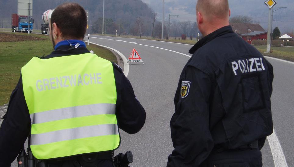 Kontrolle Polizei/Grenzwache. Bild: Grenzwachkorps