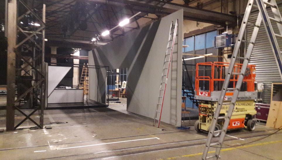Die Infrastruktur in der Halle wird wieder zurückgebaut. Bild: Radio Munot