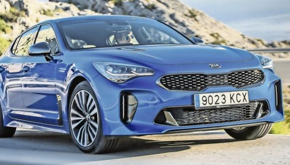 Will der hochpreisigen Konkurrenz in die Wade beissen: Der Kia Stinger ist der erste Gran Turismo aus Korea. In die Schweiz kommt nur die Topversion mit 370 PS und Allradantrieb. Bilder: zvg
