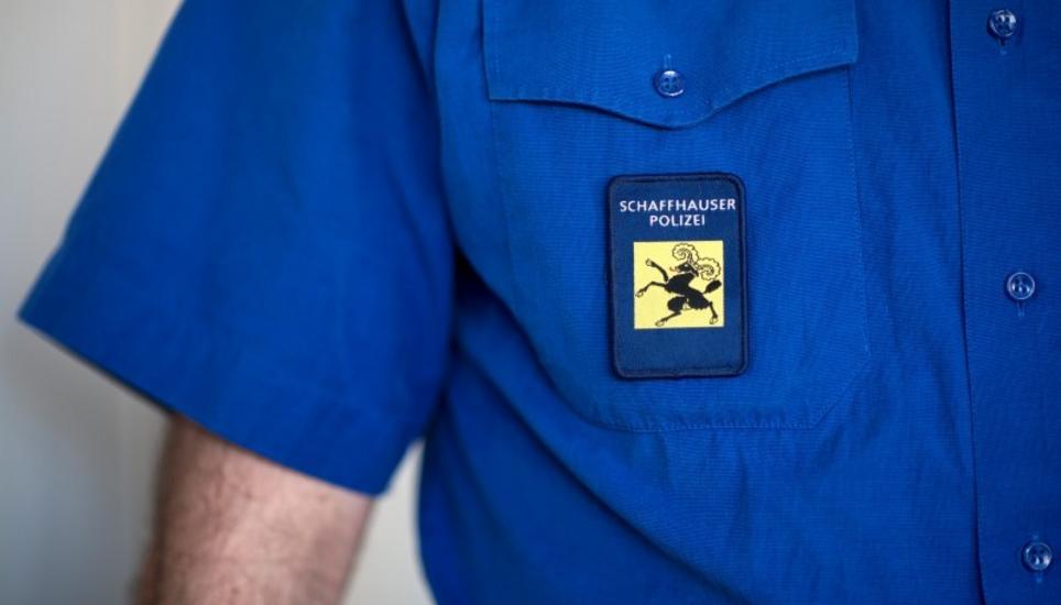 Auch bei der Uniform könnten die Gemeinde künftig nicht mehr mitreden. Bild: SHPol
