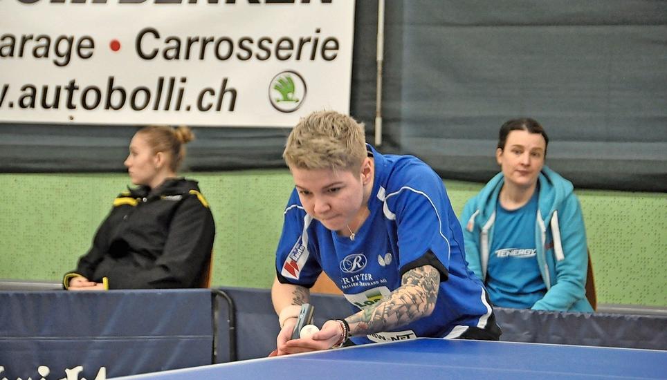 .Konzentriert: Jacqueline Weiss gewann alle ihre Partien am Wochenende. Bild: poe