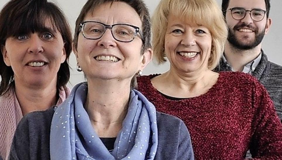 Vor dem Verkleiden (v. l.): Petra Bauer (Einwohnermeldeamt), Anita Steiner (Kasse), Christa Jüppner (Sekretariat) und Lukas Fendrich (Praktikant).