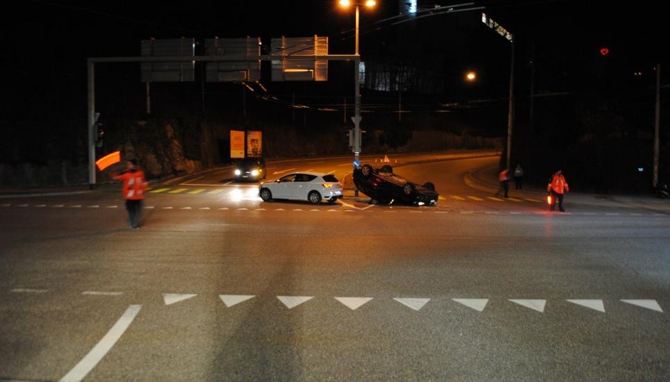 Nach diesem Unfall auf der Fulachstrasse kam es zu einem weiteren Auffahrunfall, bei welchem der Verursacher durch den ersten Unfall abgelenkt wurde. Bild: shpol