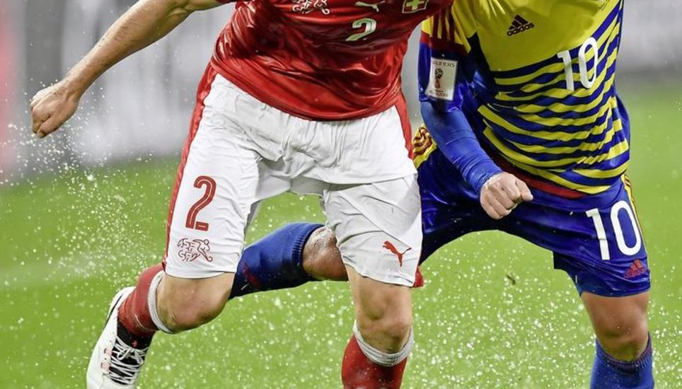 Immer mit vollem Einsatz am Ball, so kennt man Stephan Lichtsteiner. Bild: Key