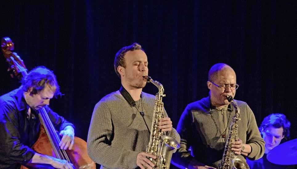 Straymonk im Haberhaus: (v. l. n. r.) Dominique Girot (Bass), Gabriel Dalvit (Sax), Nathanael Su (Sax) und Jonas Ruther (Schlagzeug). Bild: Selwyn Hoffmann