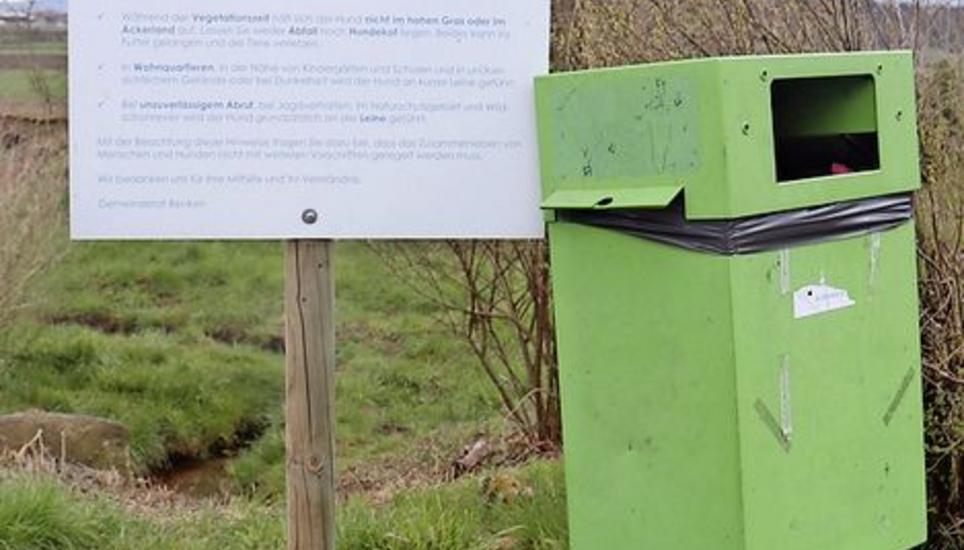 Solche Tafeln wie in Benken sollen bald auch in Dachsens Reben stehen. Bild: Romü