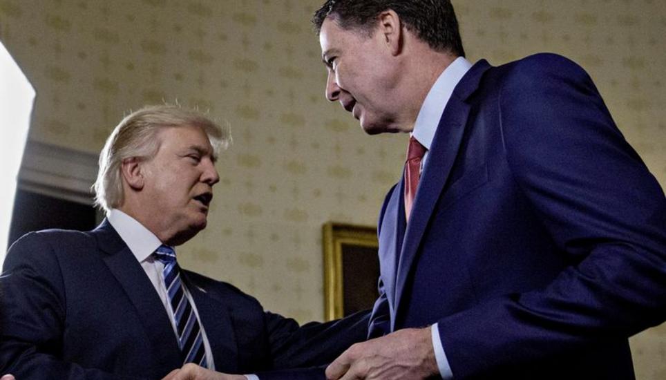 Im Januar 2017 waren US-Präsident Donald Trump und der damalige FBI-Chef James Comey einander noch wohlgesinnt. Bild: Key