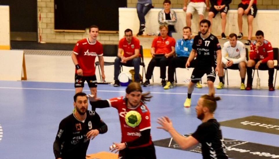 Nach einem Fehlstart erkämpften sich die Kadetten Schaffhausen einen 28:29 Sieg. Bild: Hans Christoph Steinemann
