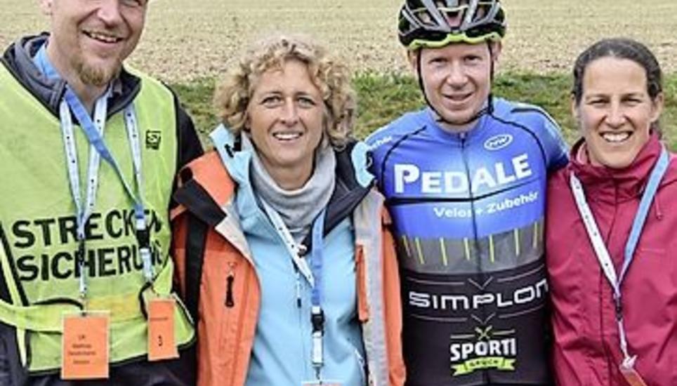 Die Organisatoren Zusammen mit zahlreichen Helfern hatten die OK-Mitglieder des 2. Rebberg-Races Matthias und Patrizia Delafontaine, Urs Werthmüller und Präsidentin Andrea Straub Werthmüller (von links) alle Hände voll zu tun.