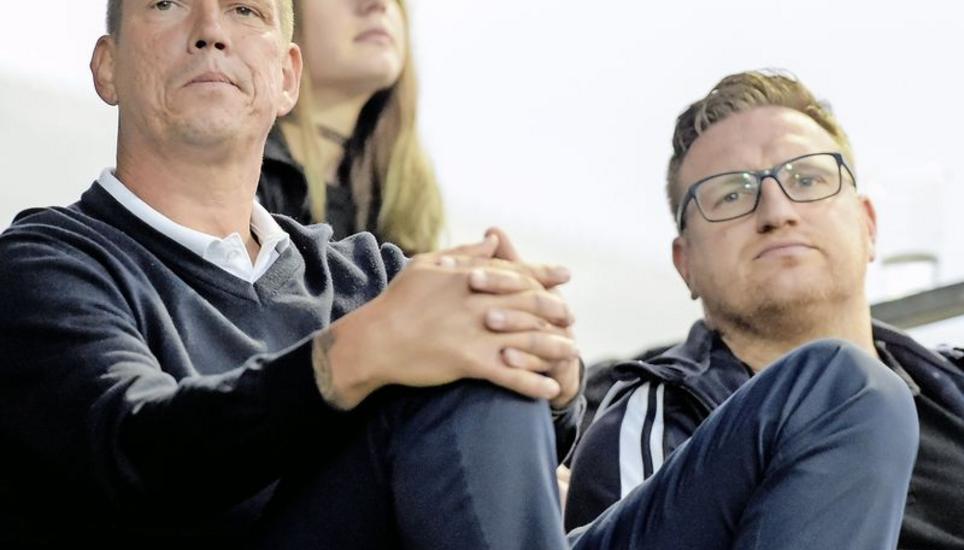 Einer, der genau beobachtet: Christian Ziege (links) in Wil mit FCS-Geschäftsführer Marco Truckenbrod Fontana. Gegen Xamax wird Ziege im Lipo-Park erneut als Beobachter vor Ort sein. Bild: Roger Albrecht
