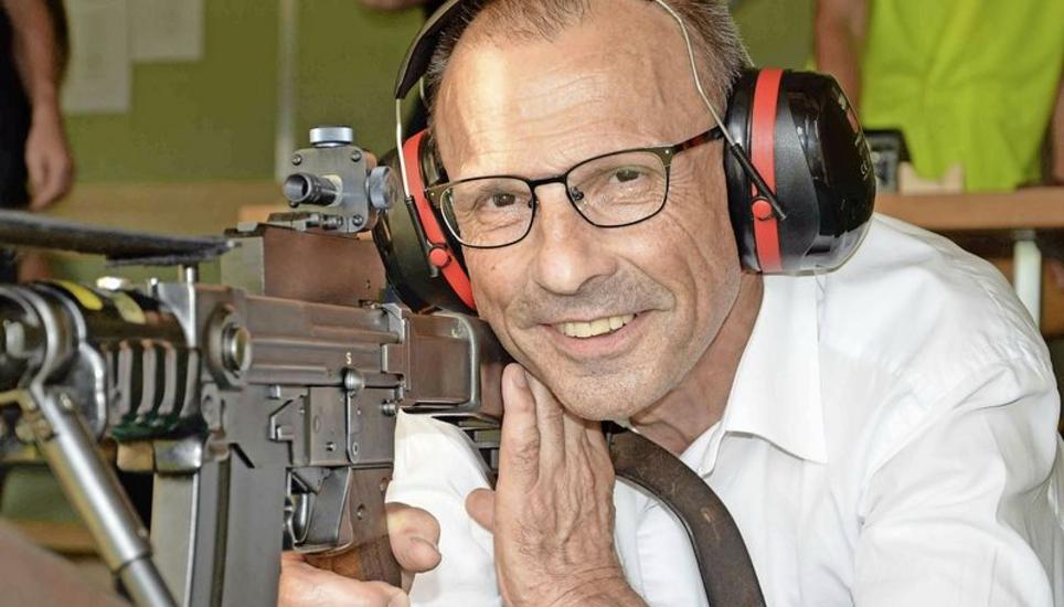 Ernst Landolt – wieder einmal mit dem «57er» am Feldschiessen. Bild: Markus Stanger