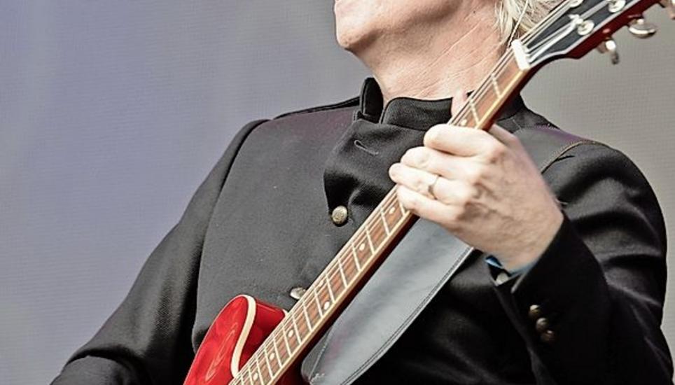 Ikonischer Gitarrist Michael Sele ist in seinem Element. Bild: Selwyn Hoffmann