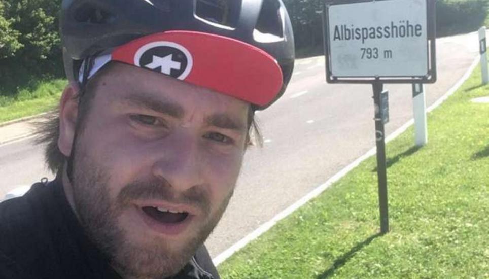Baschi beim Velotraining vor der Tortour. Bild: zvg