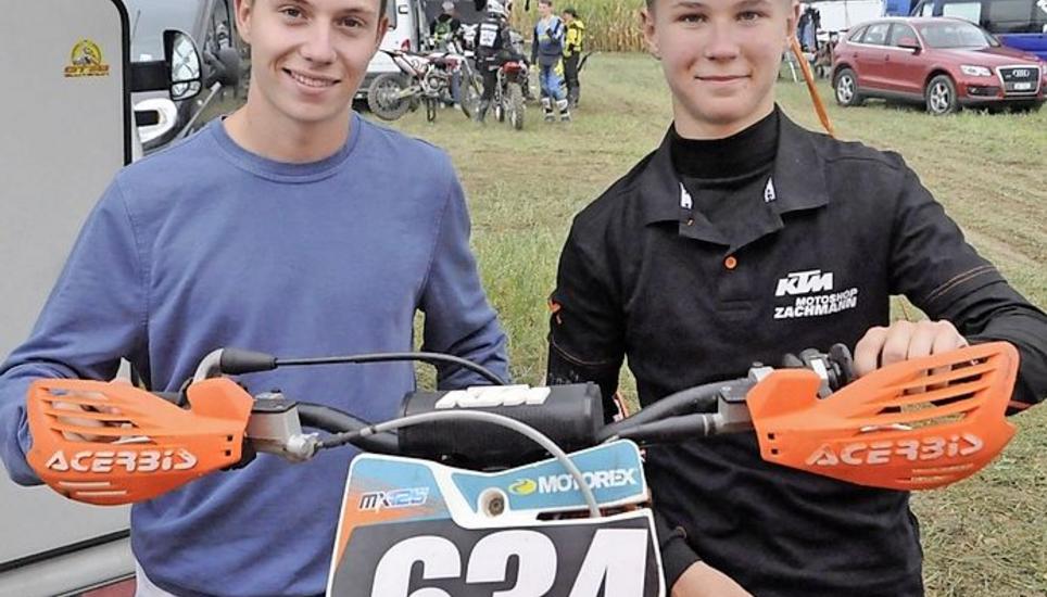 Lokale Fahrer: Kim Lüönd (links) aus Neunkirch und Remo Schudel aus Beggingen.