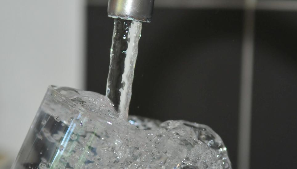 Die Gemeinde erneuert derzeit die Wasserversorgung für insgesamt 20 Millionen Franken. Die Kosten dafür fallen auf den Verbraucher: War der Wassertarif 2014 noch bei 95 Rappen, steigt er bis 2021 auf 1,75 Franken. Symbolbild Pixabay