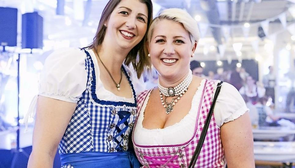 In Feststimmung waren auch die Präsidentin des Schaffhauser Turnverbandes, Andrea Fuchs (l.), und Romina Bührer .