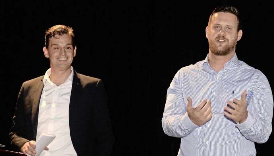 Der Leiter der kantonalen Dienststelle für Sport, Daniel Spitz (links) mit dem E-Sports-Experten Tobias Egartner. Bild: R. Standke