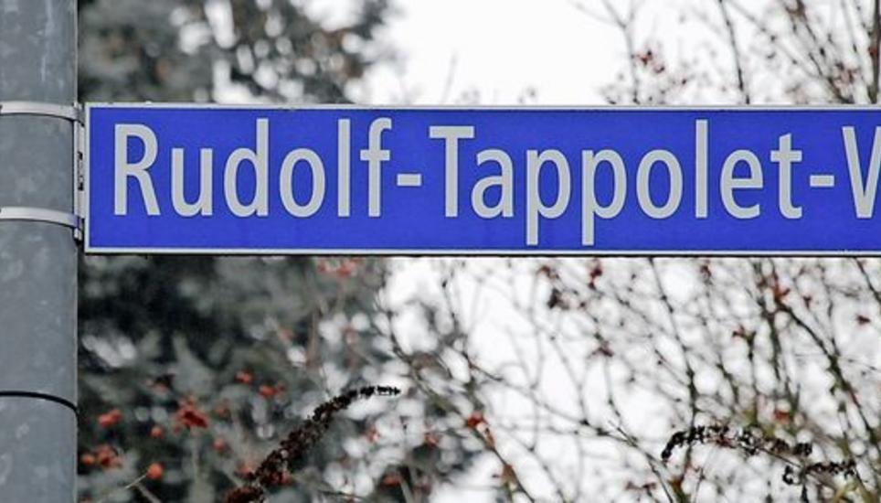 Der Weg in Buch ist nach dem Gemeindepräsidenten benannt.