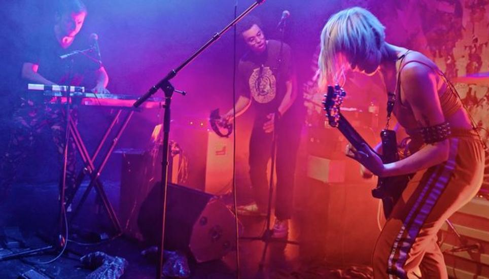 Evelinn Trouble bot dem Publikum mit ihren Songs einen energiegeladenen Konzertabend. Bild: Selwyn Hoffmann