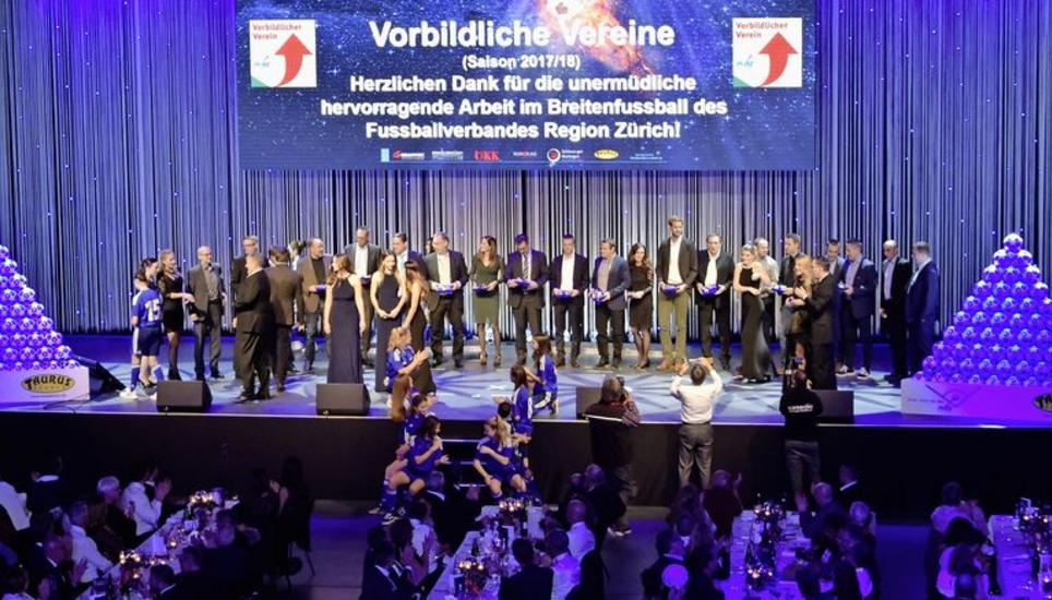 Tolles Ambiente: Die Samsung Hall in Dübendorf war für die Gäste der FVRZ-Gala festlich geschmückt und ein würdevoller Rahmen. BILDER TOBIAS ERLEMANN