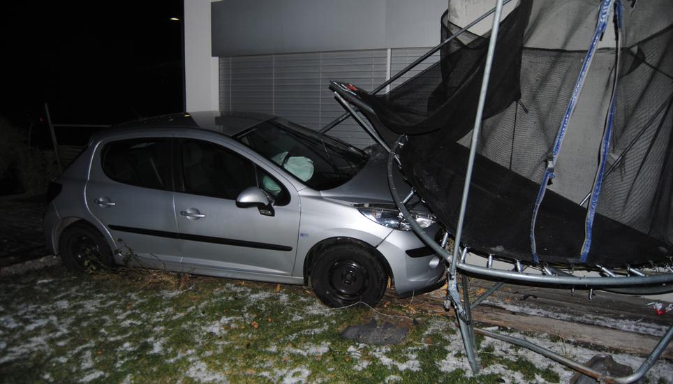 Bei dem Unfall wurde die Fahrerin verletzt. Bild: SH-Pol