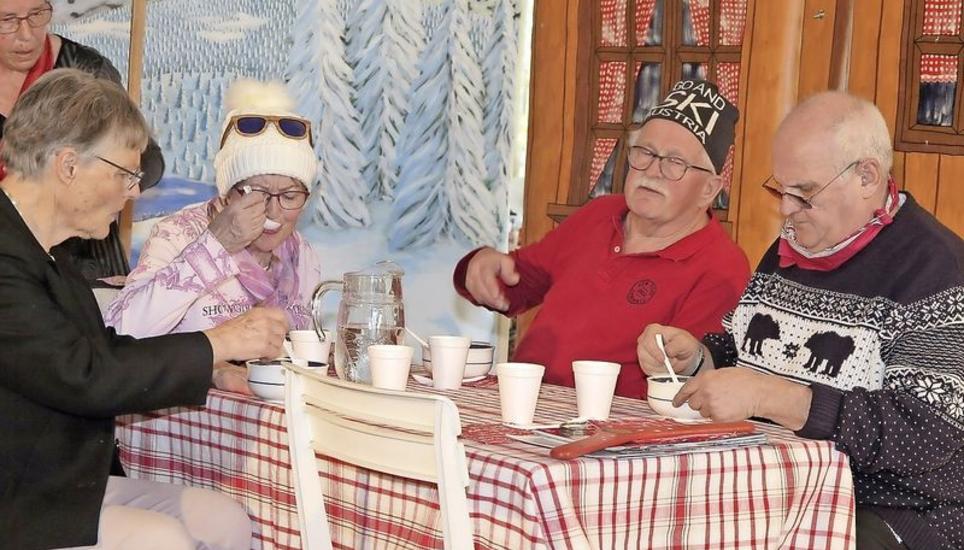 Die Suppe schmeckt nicht allen – sie enthält Abführmittel. Bild: Rolf Hauser