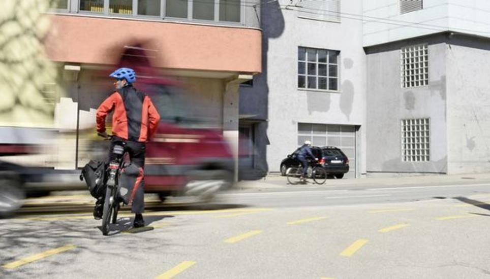 Noch bis Mitte Mai wird der Langsamverkehr ins Zentrum über den Zebrastreifen an der Mühlenstrasse umgeleitet. Bild: Melina Ehrat