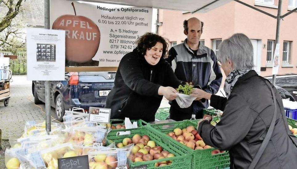 Der Neuhauser Wochenmarkt – hier ein Bild vom April – wird wohl Ende 2019 eingestellt. Bild: Mayowa Ayale
