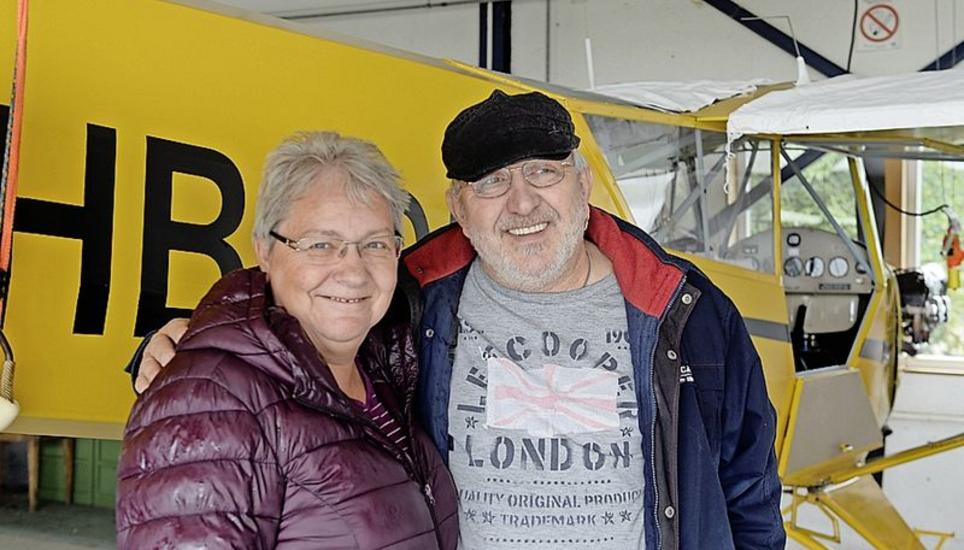Alice und Hans Dreier aus Trasadingen rechneten mit einer Absage am Sonntag, sie kamen aber trotzdem vorbei. Bild: Selwyn Hoffmann