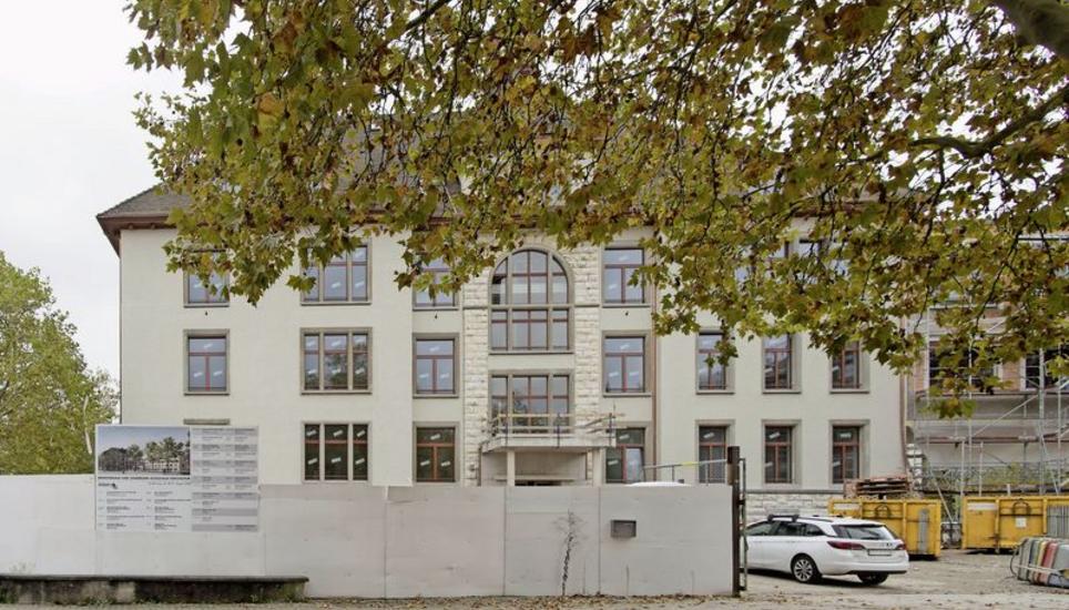 Mit dem Neubau des Schulhauses Kirchacker in Neuhausen wird Schulraum geschaffen. Im nächsten Jahr investiert die Gemeinde deutlich in die Bildung. Bild: Flavia Grossenbacher