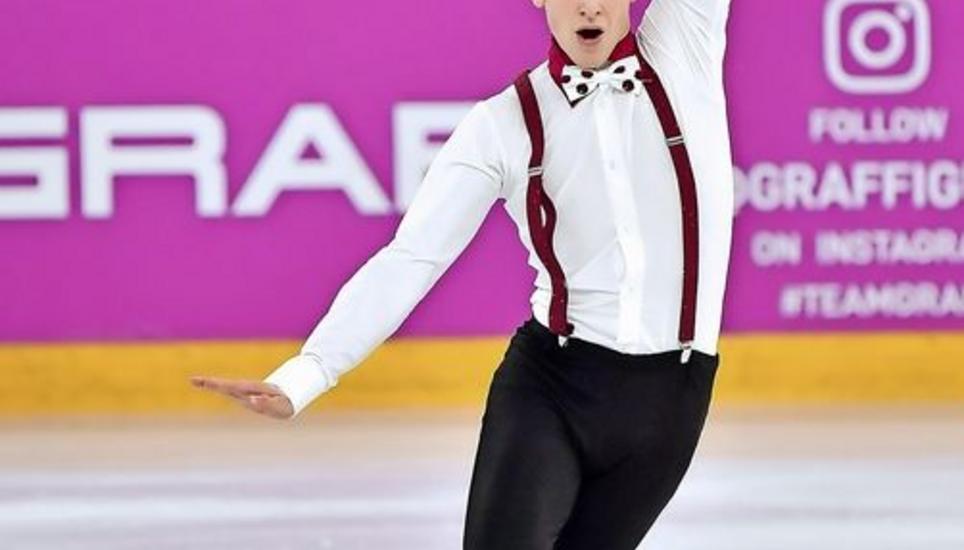 Lukas Britschgi Der Schaffhauser Eiskunstläufer wurde in Biel zum zweiten Mal Schweizer Meister in der Elitekategorie. Britschgi trainiert in Oberstdorf. Sein Ziel ist Olympia 2022.