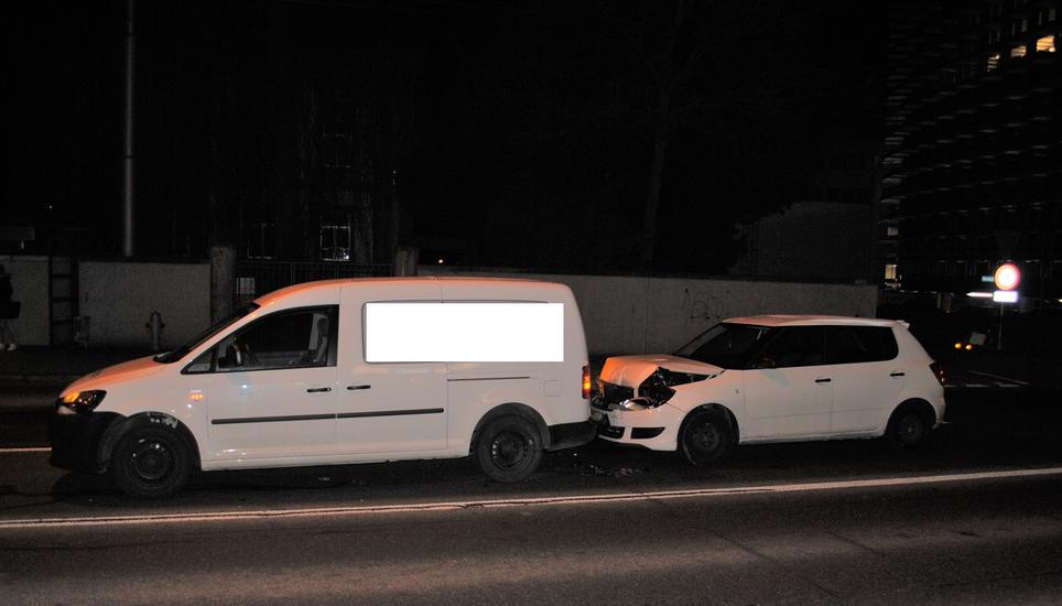 An beiden Unfallfahrzeugen entstand Sachschaden von mehreren tausend Franken. Bild: SHPol