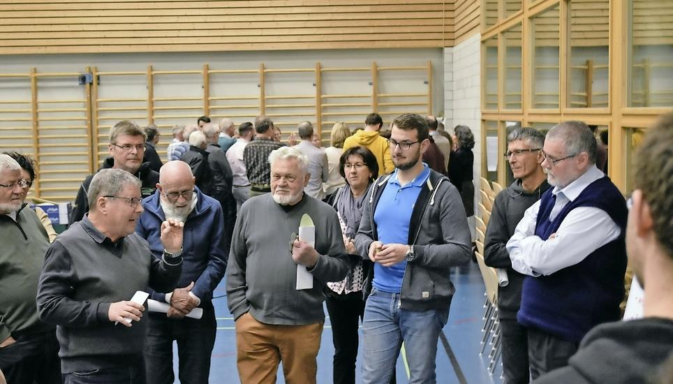 In fünf Bevölkerungsworkshop-Gruppen wurde in Henggart intensiv über eine mögliche Fusion beraten. Bild: Thomas Güntert
