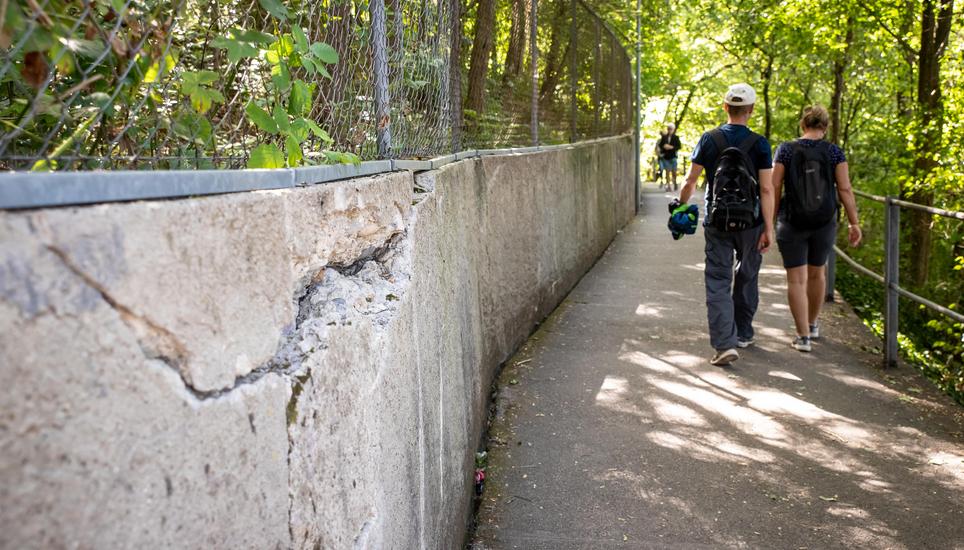 2012 hat der Kanton Schaffhausen so bereits einmal 50 Prozent der Kosten für die Sanierung von lokalen Rutschungen beim Brückenwegli übernommen - jetzt braucht es wieder Geld. Bild: Roberta Fele