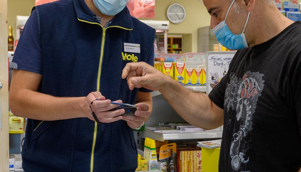 Auch in Volg-Läden müssen jetzt Masken getragen werden.