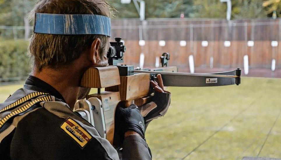 Die «Helvetia»-Armbrustschützen beim letzten Training vor der Winterpause. Bild: lst