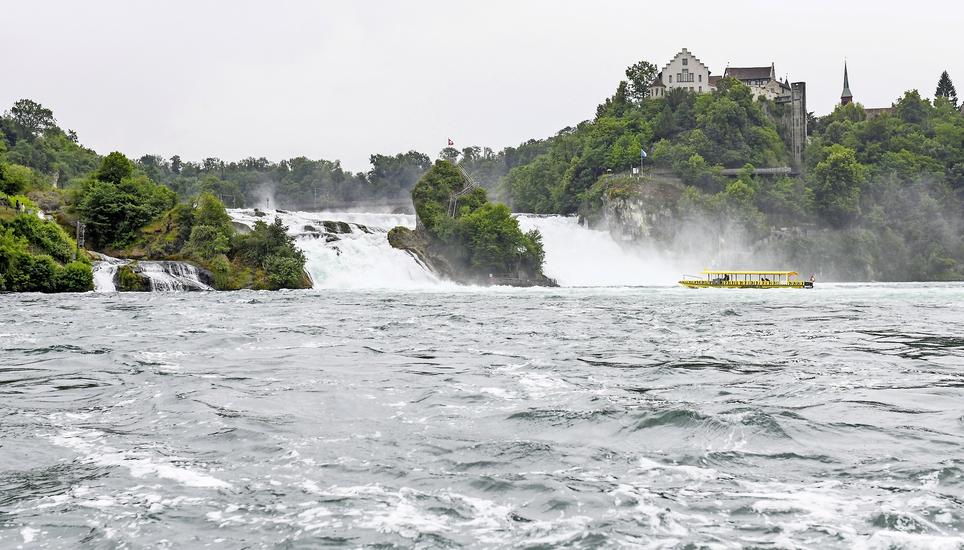 90 bis 120 Gigawattstunden Strom schlummern als Potenzial im Wasser des grössten Wasserfalls Europas. Bild: Melanie Duchene