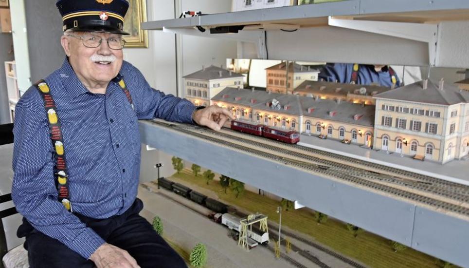 Der Bahnhof Singen, hier eine detailgetreue Nachbildung von Werner Wocher, hat seine Liebe zur Bahn geweckt. Bild: J. Wüger