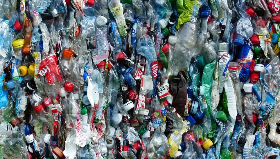 Das Recycling soll umfassender werden und sich nicht nur auf PET-Flaschen beschränken. Bild: Pixabay