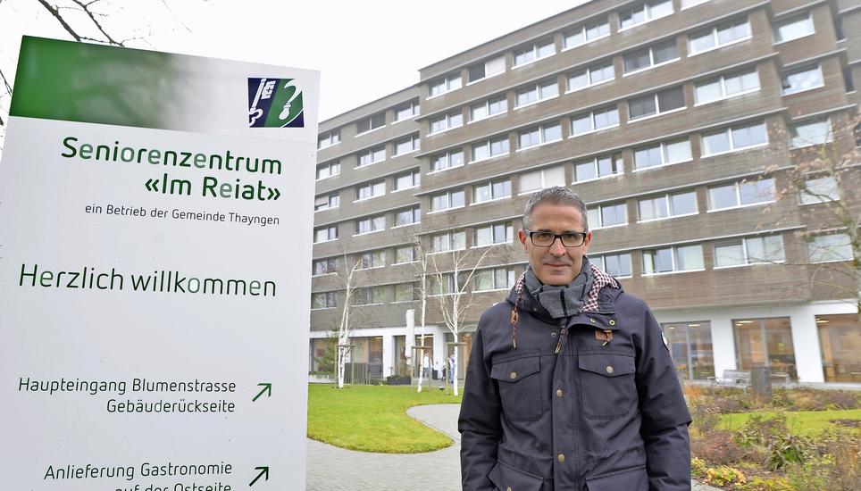 Michael Bührer hat die Leitung des Seniorenzentrums Im Reiat in einer schwierigen Zeit übernommen. «Ich bereue es kein bisschen», sagt er. Bild: Tkü