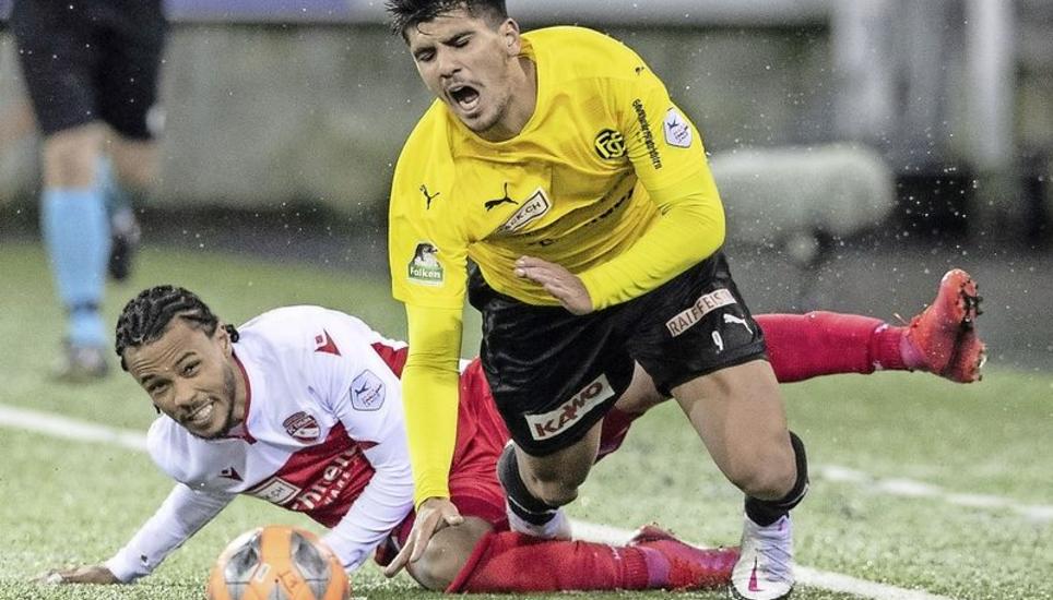 Zum Start eine Niederlage: Das erste Spiel nach der Winterpause beim FC Thun war für den FC Schaffhausen um Stürmer Rodrigo Pollero (in Gelb) eine schmerzhafte und ernüchternde Angelegenheit. Bild: Key